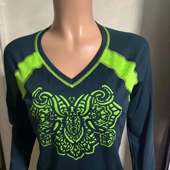 ATHLETA Women’s V-Neck Mosaic Cutout Long Sleeve Shirt - Picture 11 of 11